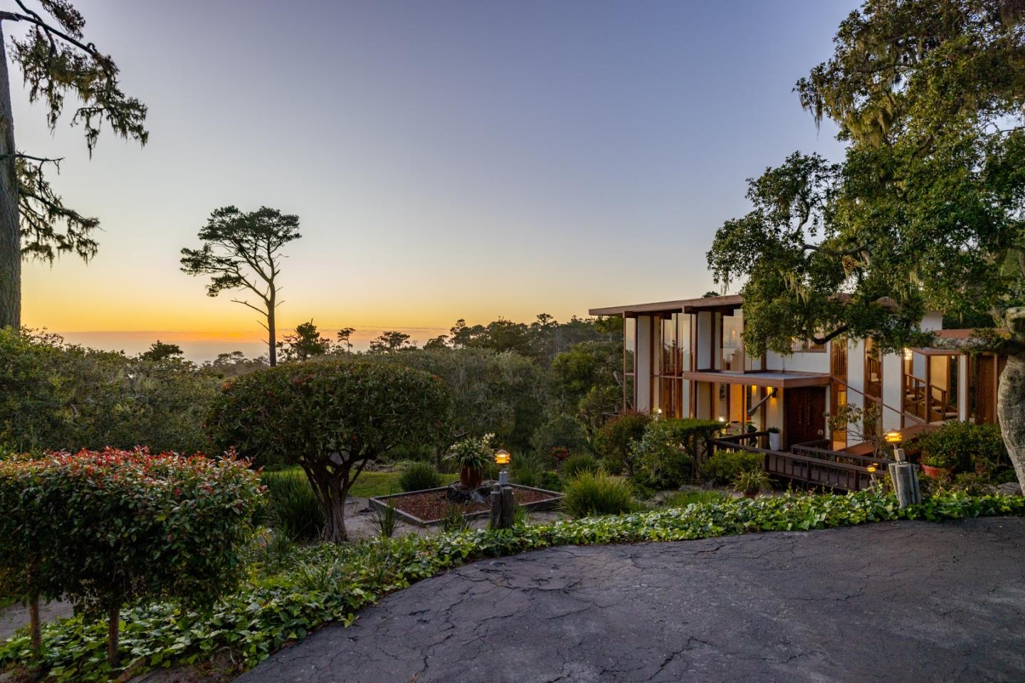 88 A Corona Rd