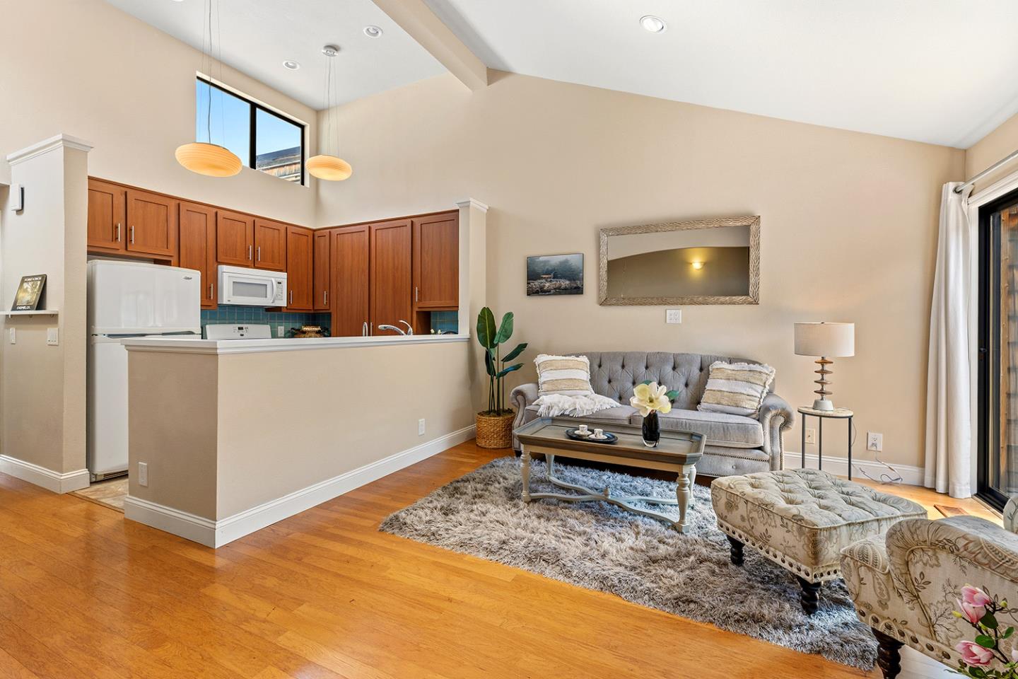 461 Dela Vina Ave Unit 205