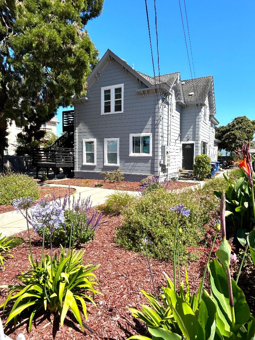 23 Ford St