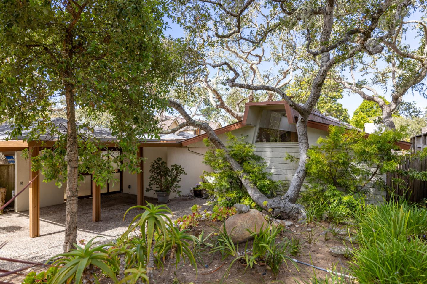 3-sw 13th SW San Carlos St