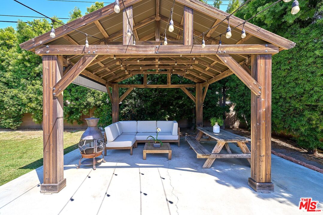 Property photo 32